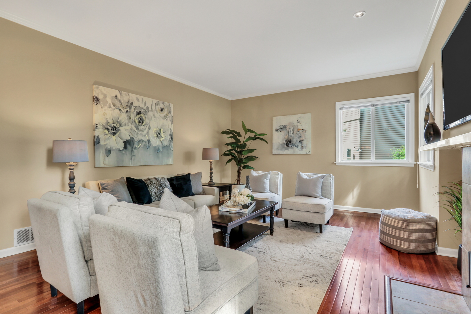 1211 Laurel Lane, Gurnee, IL 60031