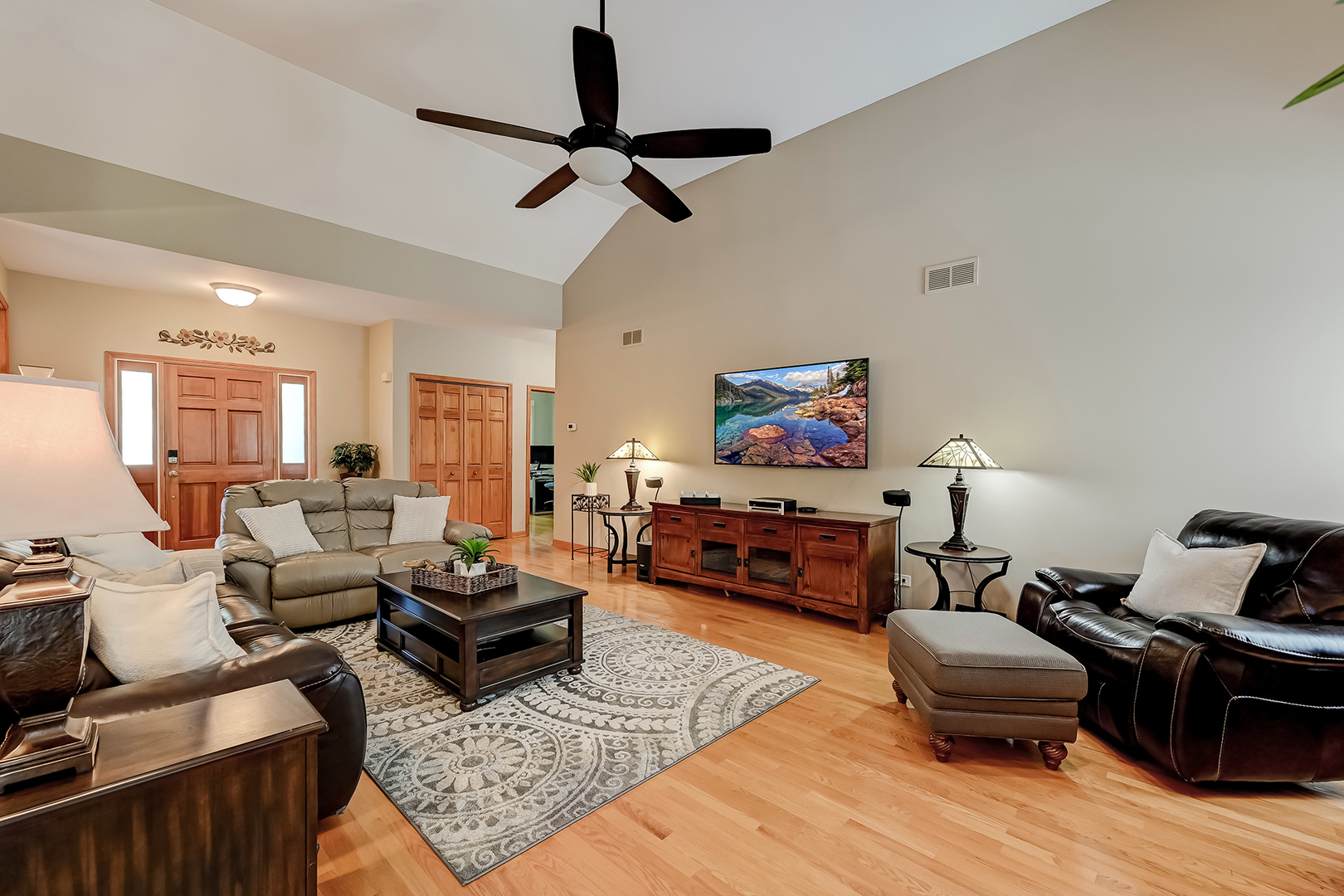 10735 Christopher Drive, Lemont, IL 60439