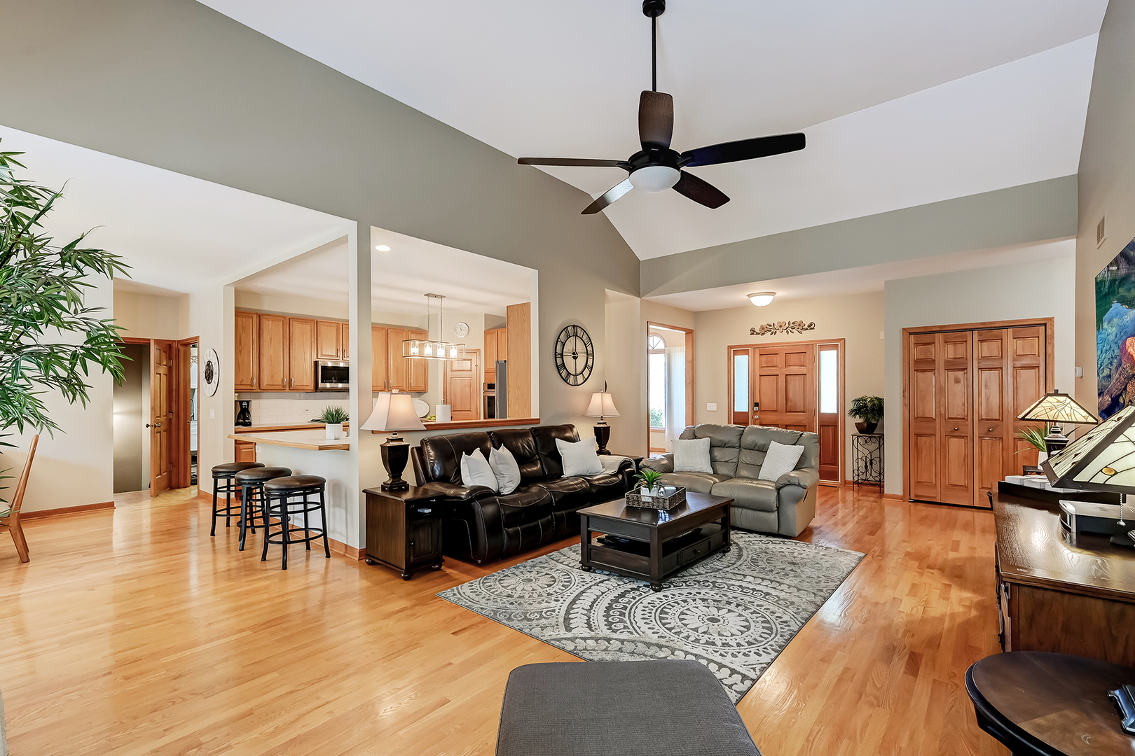 10735 Christopher Drive, Lemont, IL 60439