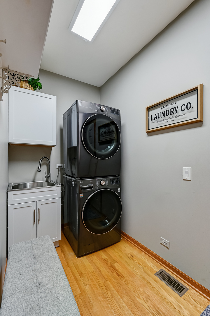 10735 Christopher Drive, Lemont, IL 60439