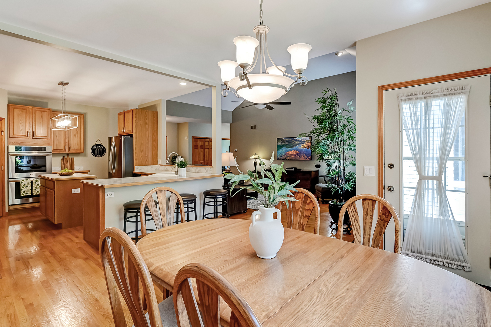 10735 Christopher Drive, Lemont, IL 60439