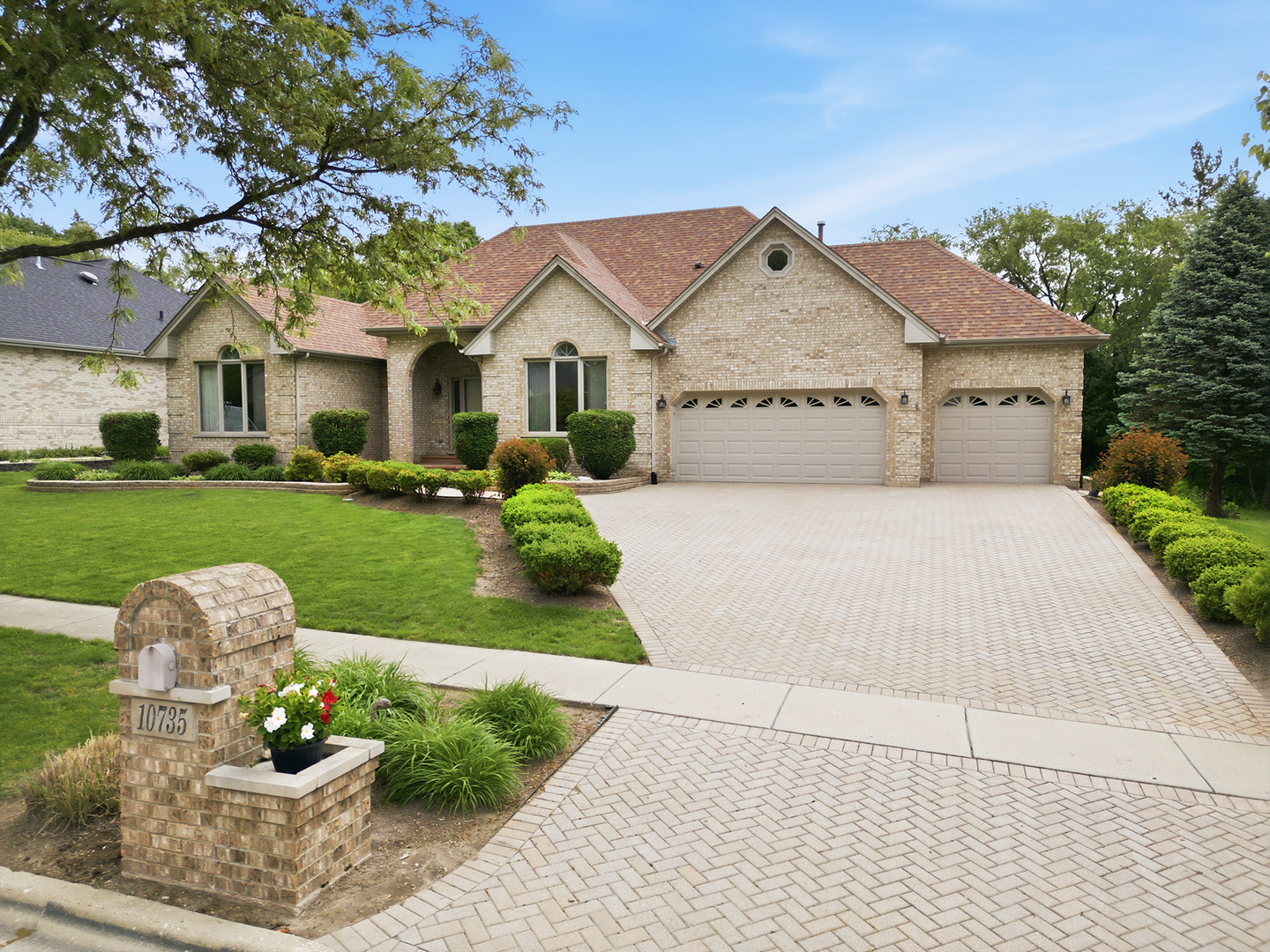 10735 Christopher Drive, Lemont, IL 60439