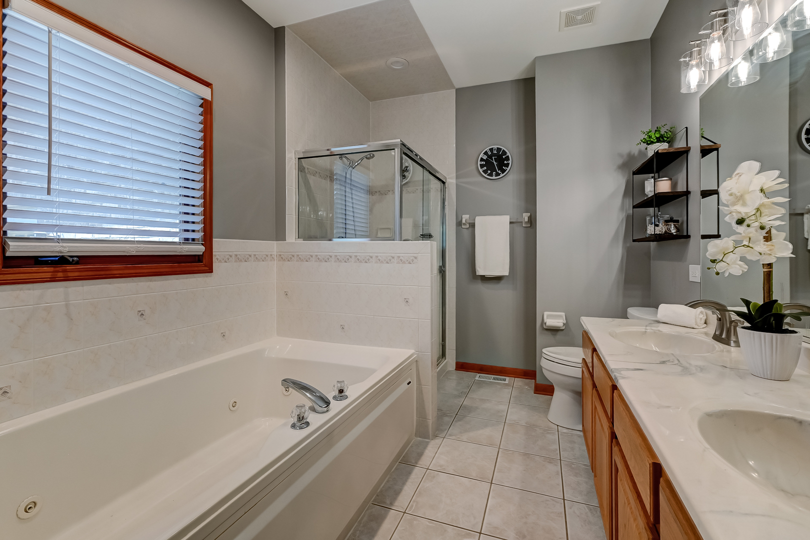 10735 Christopher Drive, Lemont, IL 60439