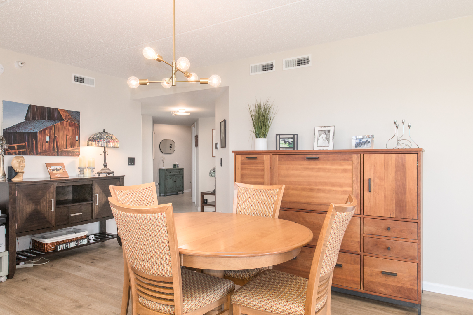 6815 N Milwaukee Avenue #605, Niles, IL 60714