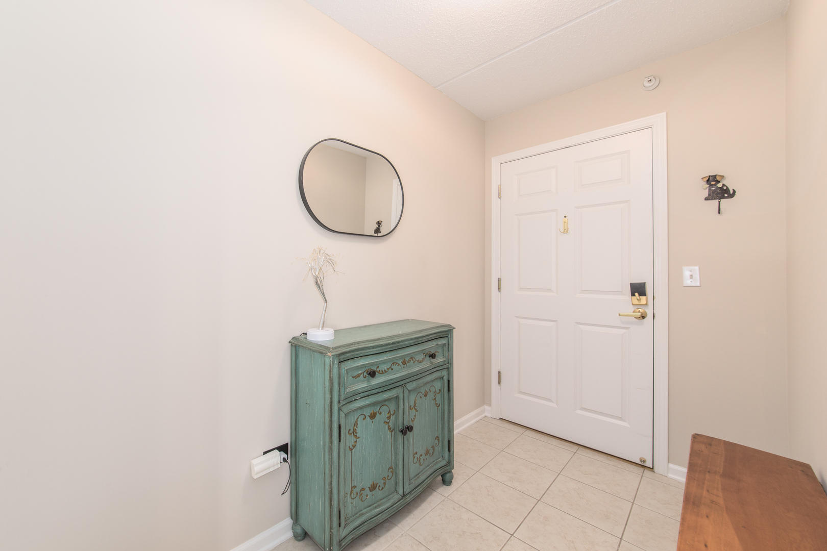 6815 N Milwaukee Avenue #605, Niles, IL 60714
