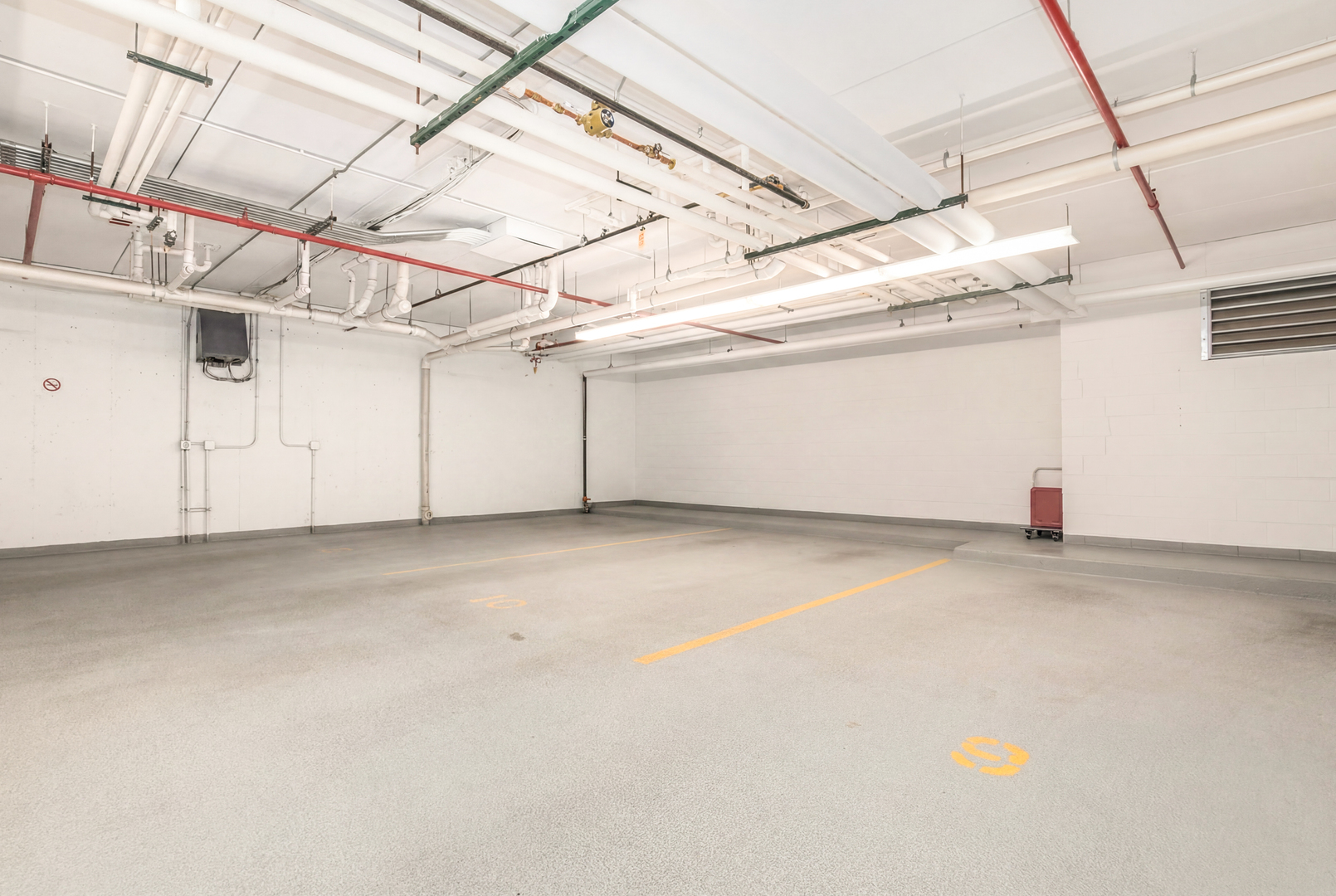 6815 N Milwaukee Avenue #605, Niles, IL 60714