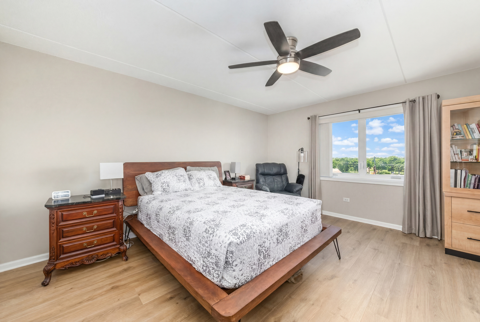6815 N Milwaukee Avenue #605, Niles, IL 60714