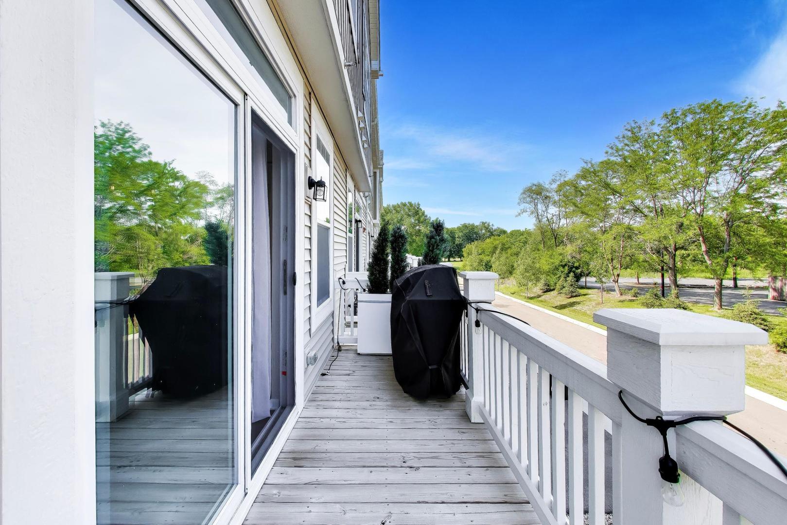 3S400 Wheeler Circle, Warrenville, IL 60563