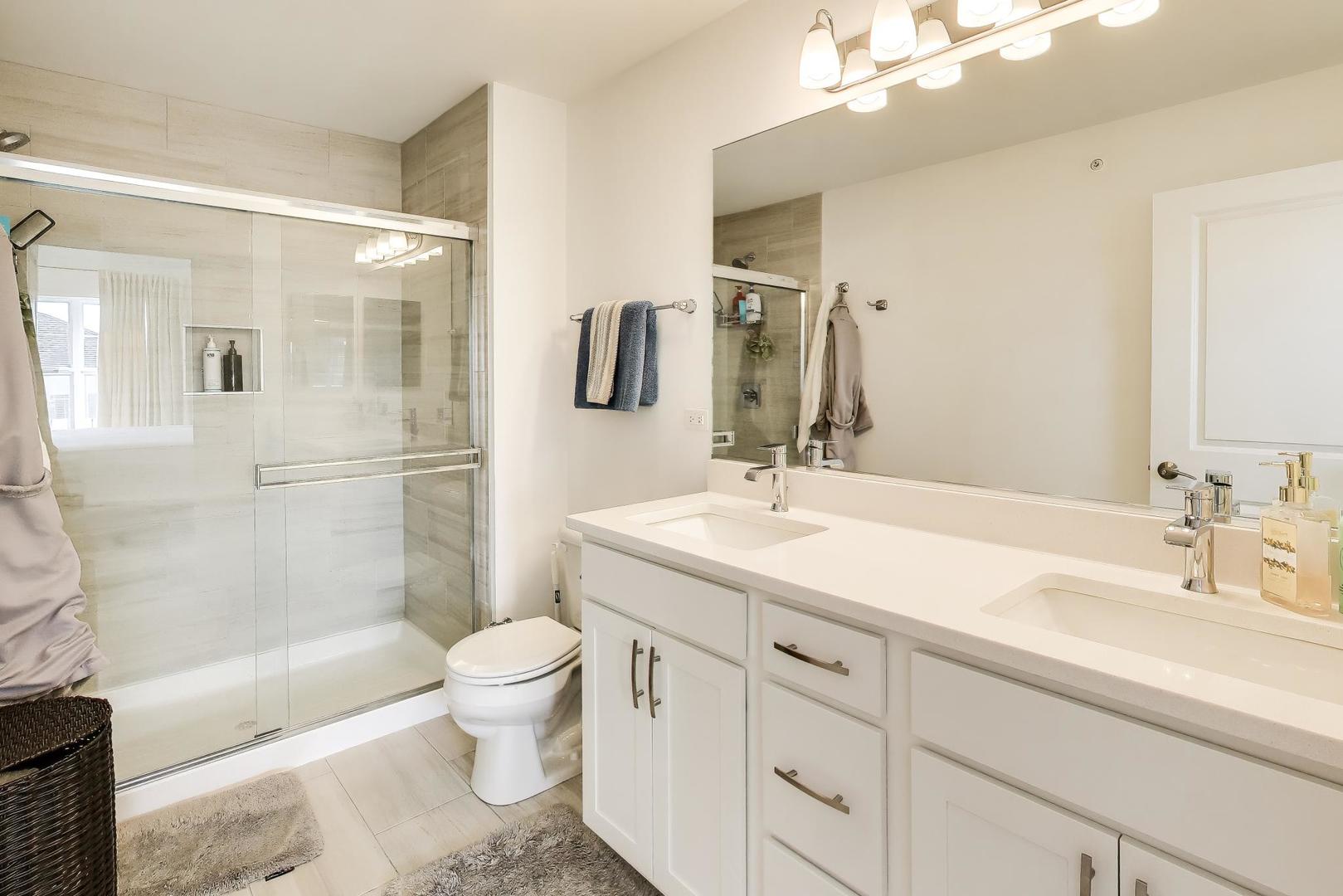 3S400 Wheeler Circle, Warrenville, IL 60563