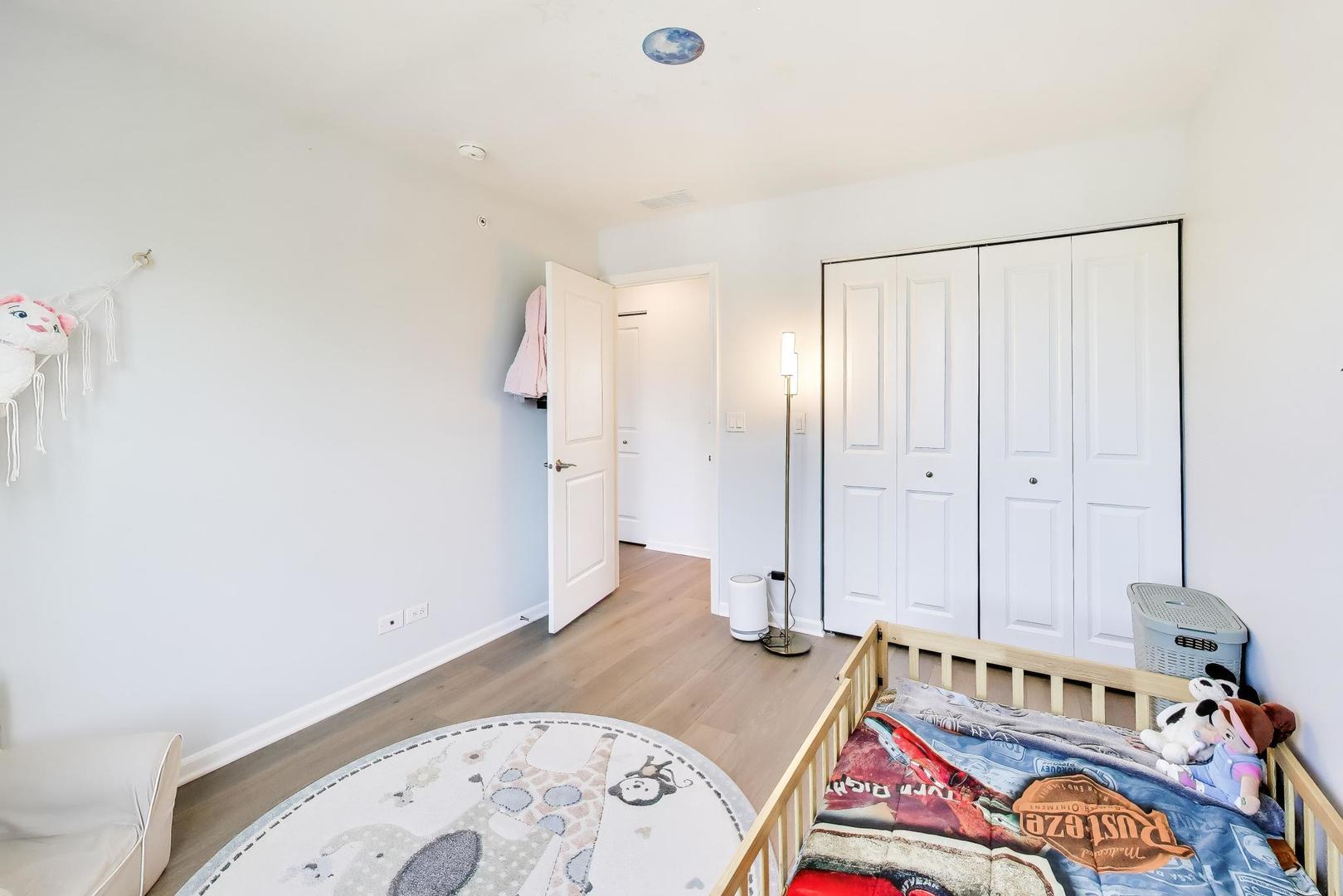3S400 Wheeler Circle, Warrenville, IL 60563