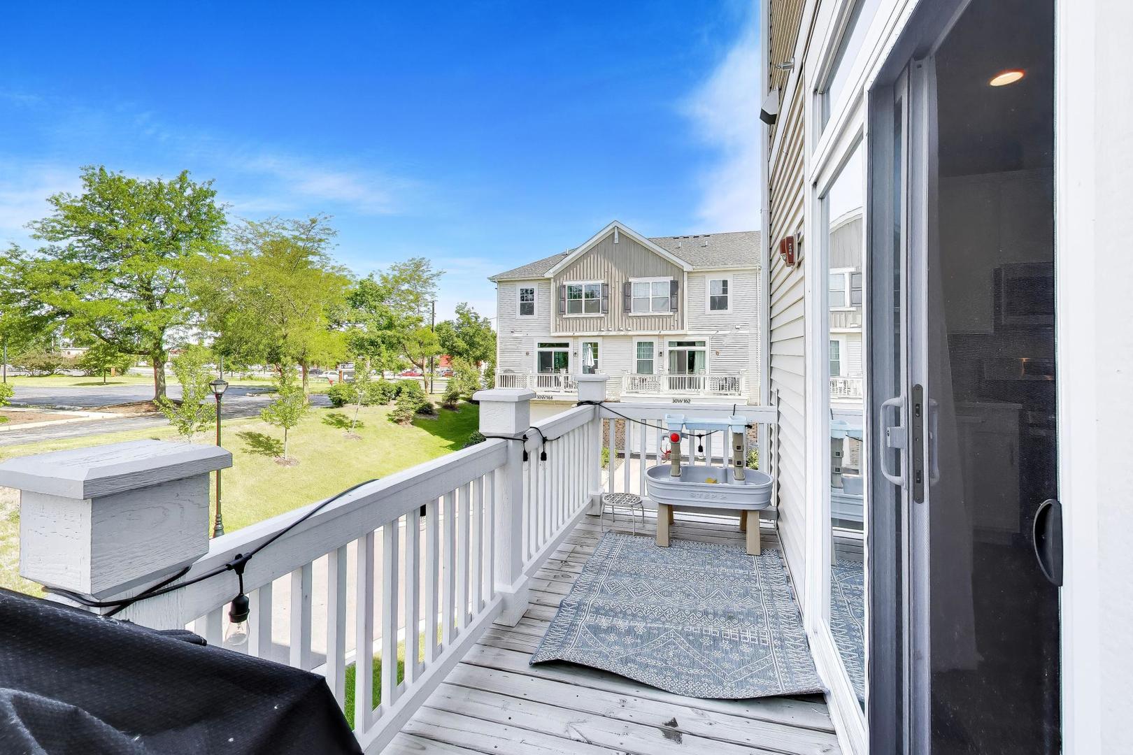 3S400 Wheeler Circle, Warrenville, IL 60563