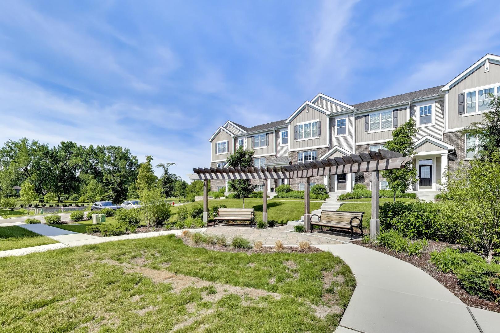 3S400 Wheeler Circle, Warrenville, IL 60563