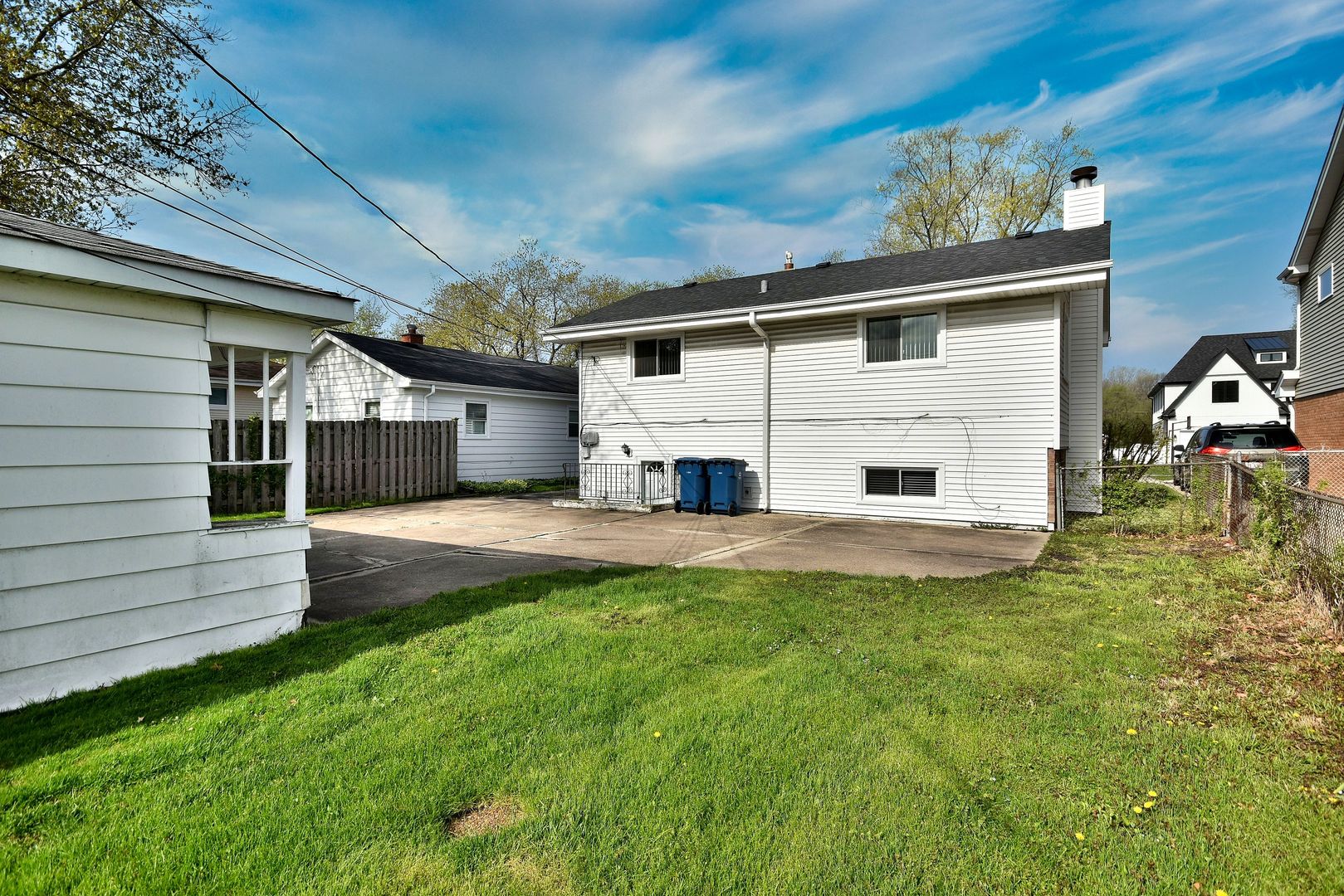 861 S Hawthorne Avenue, Elmhurst, IL 60126