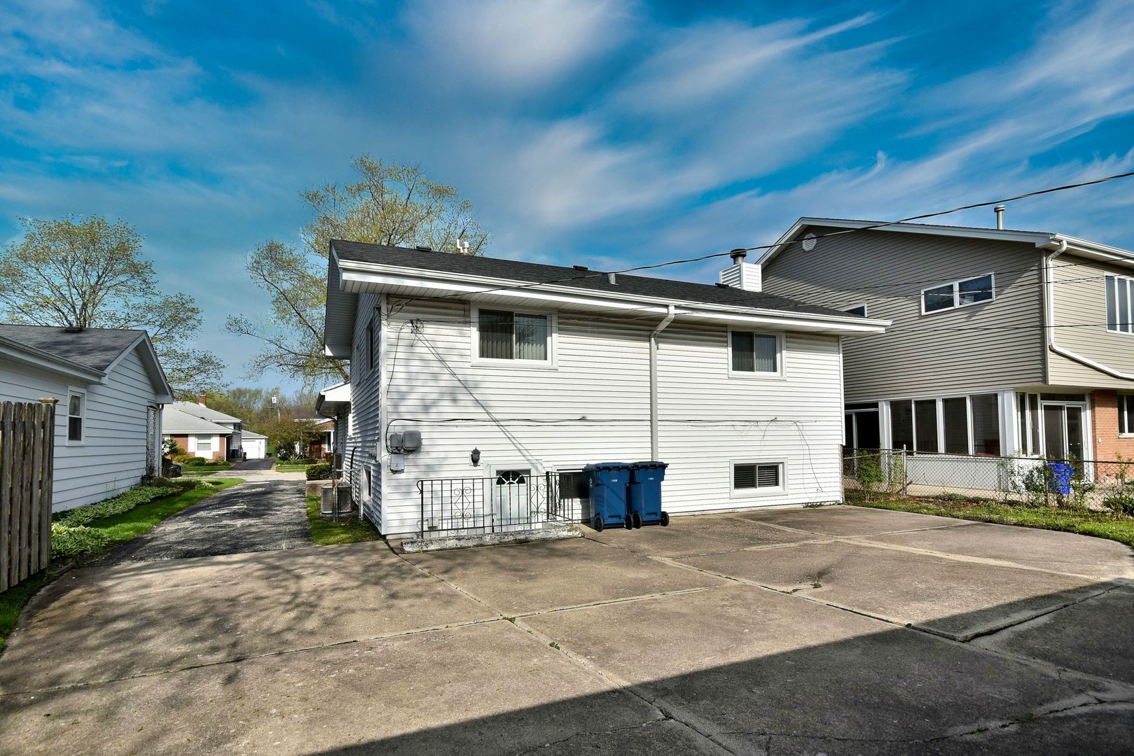861 S Hawthorne Avenue, Elmhurst, IL 60126