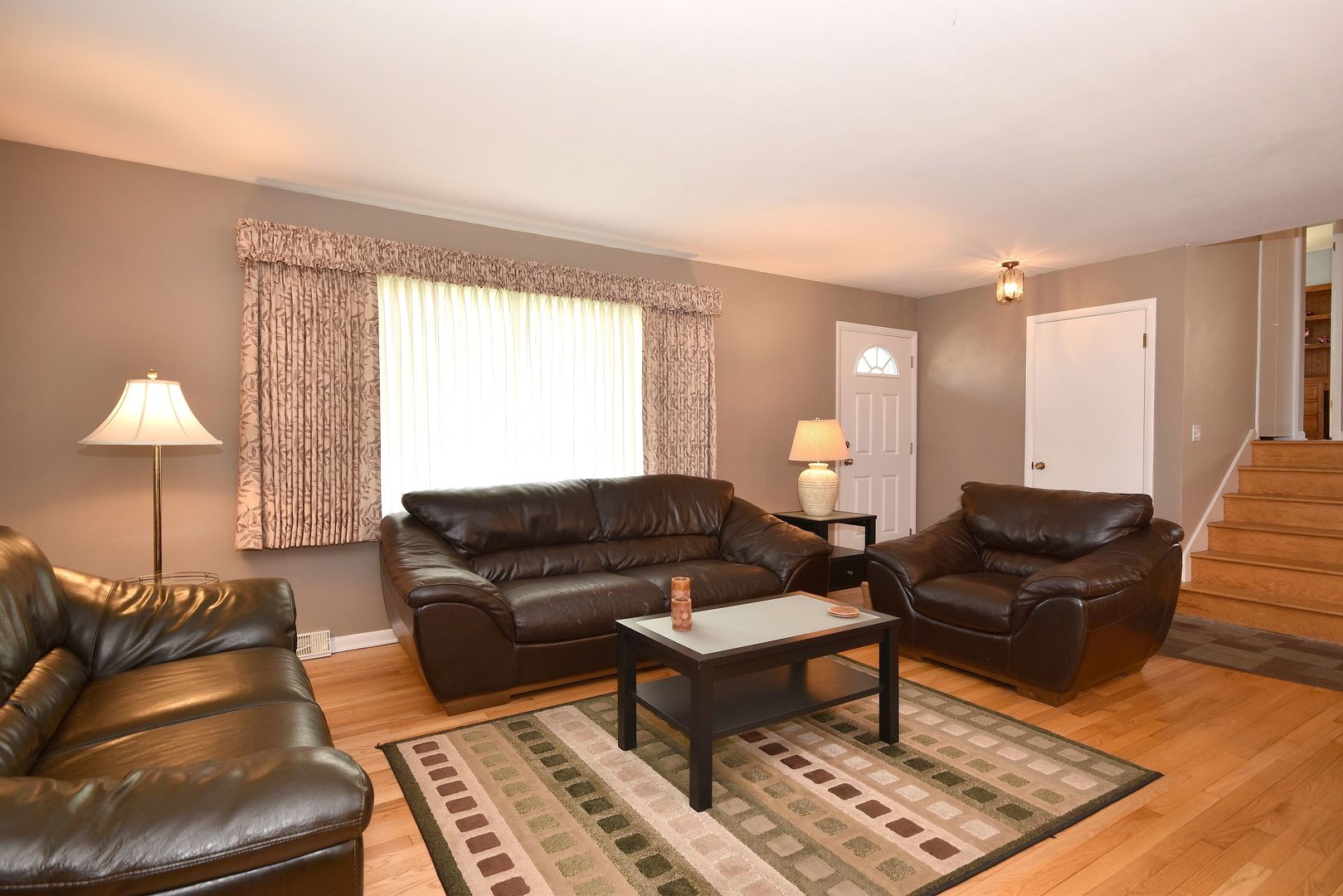 861 S Hawthorne Avenue, Elmhurst, IL 60126