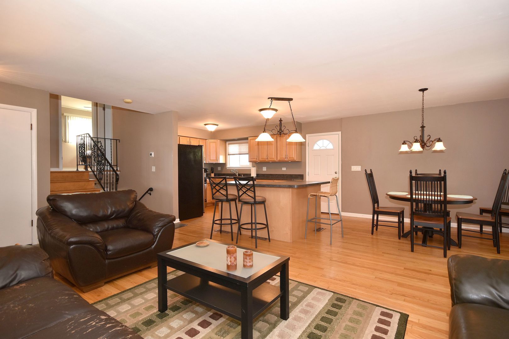861 S Hawthorne Avenue, Elmhurst, IL 60126