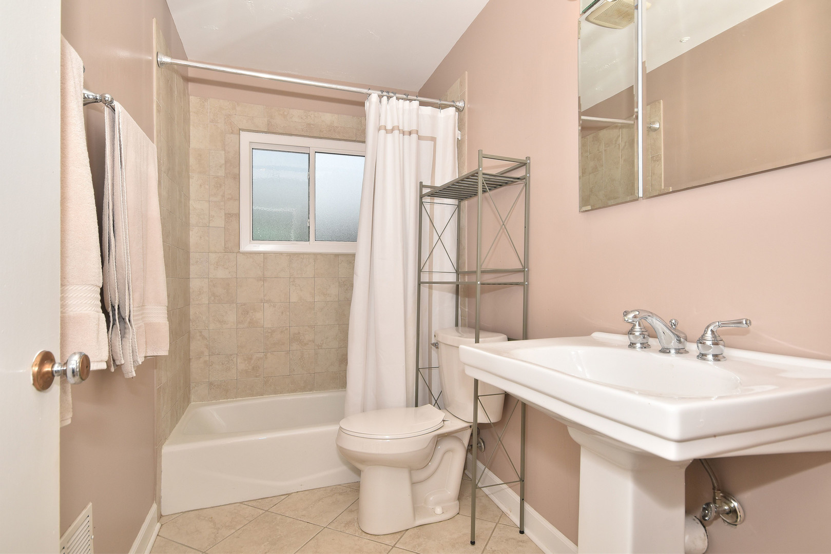 861 S Hawthorne Avenue, Elmhurst, IL 60126