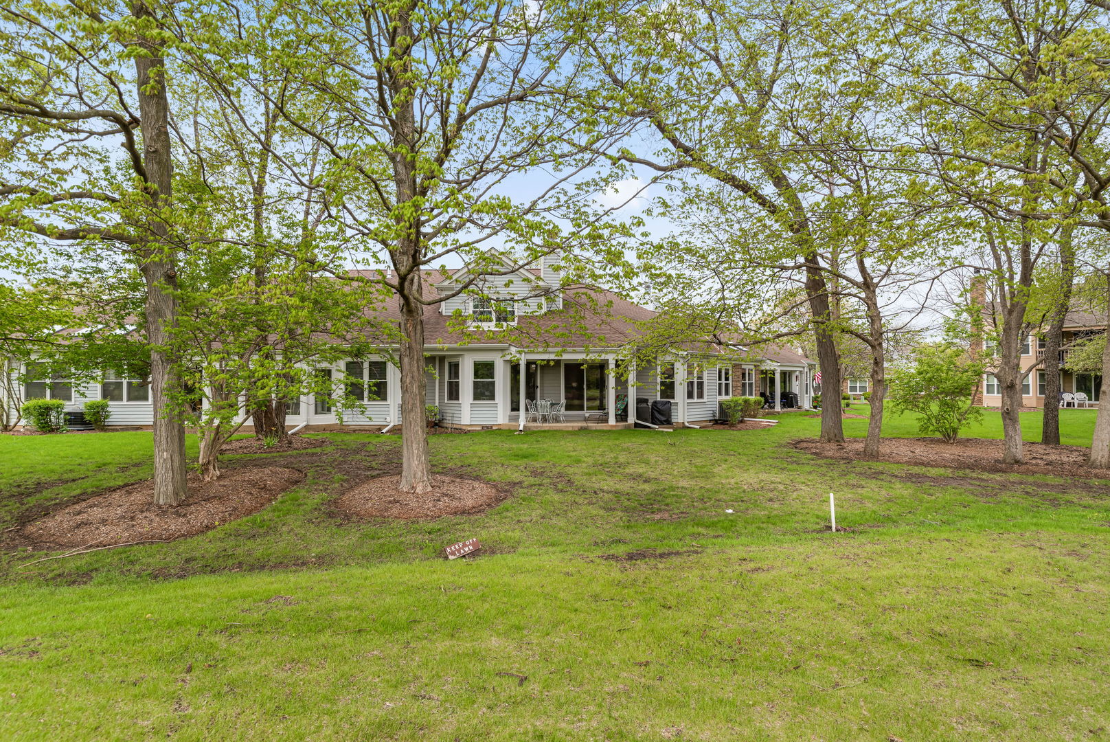 145 Willow Parkway, Buffalo Grove, IL 60089