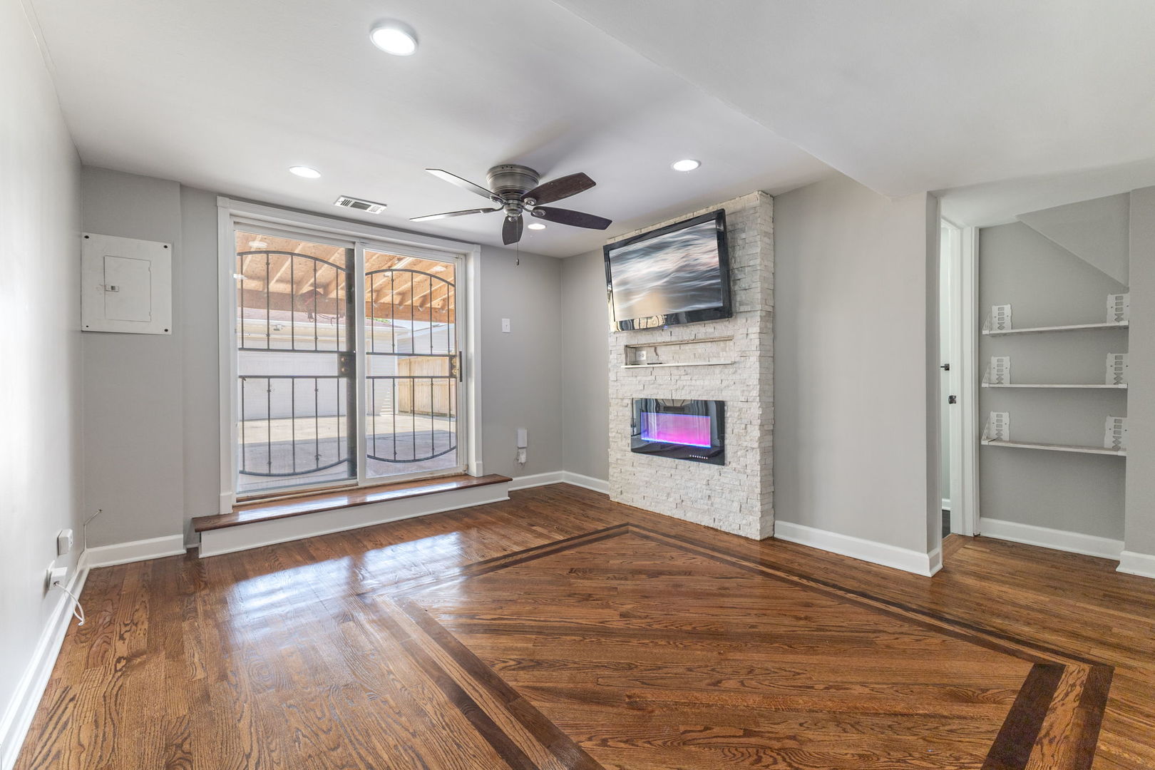 10505 S Avenue F, Chicago, IL 60617