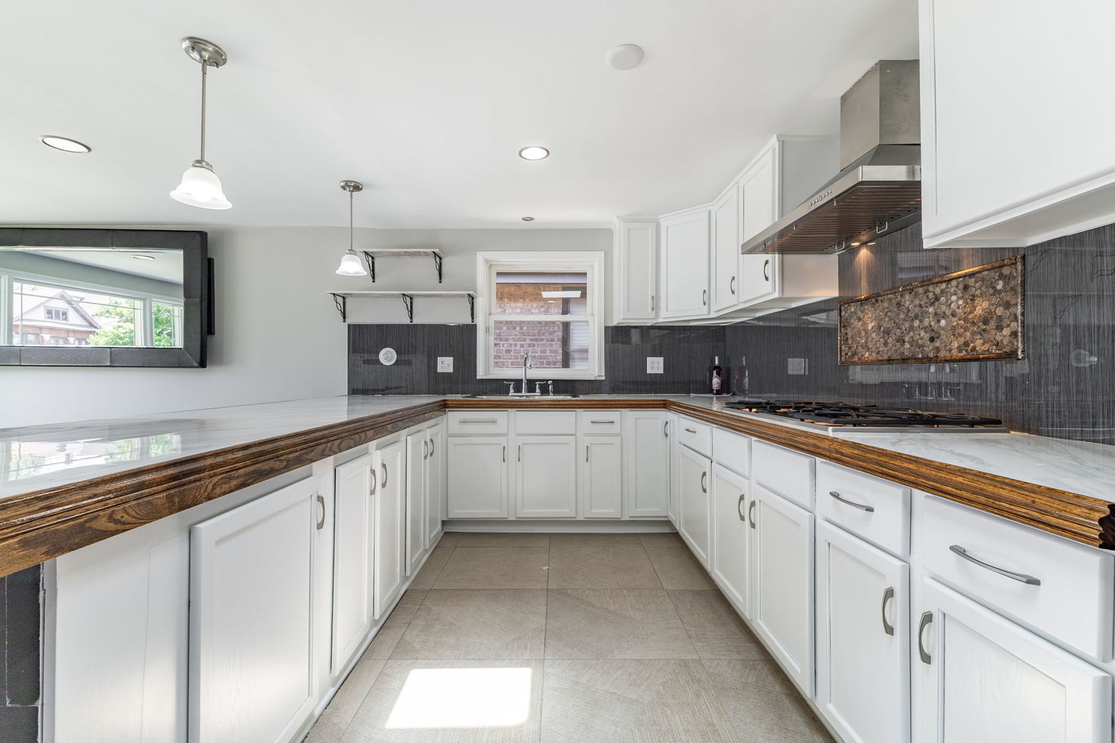 10505 S Avenue F, Chicago, IL 60617