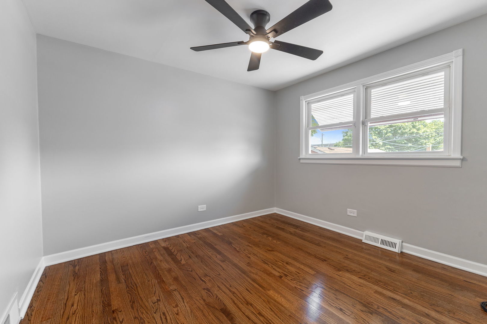 10505 S Avenue F, Chicago, IL 60617