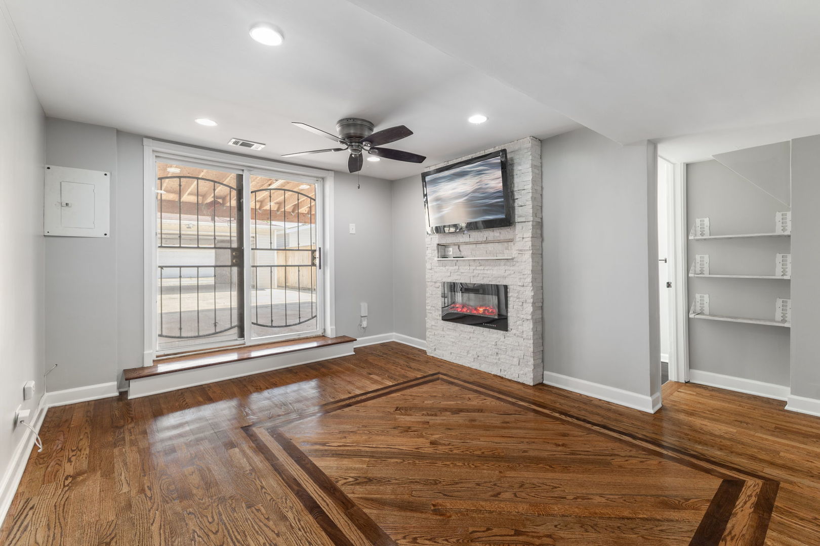 10505 S Avenue F, Chicago, IL 60617