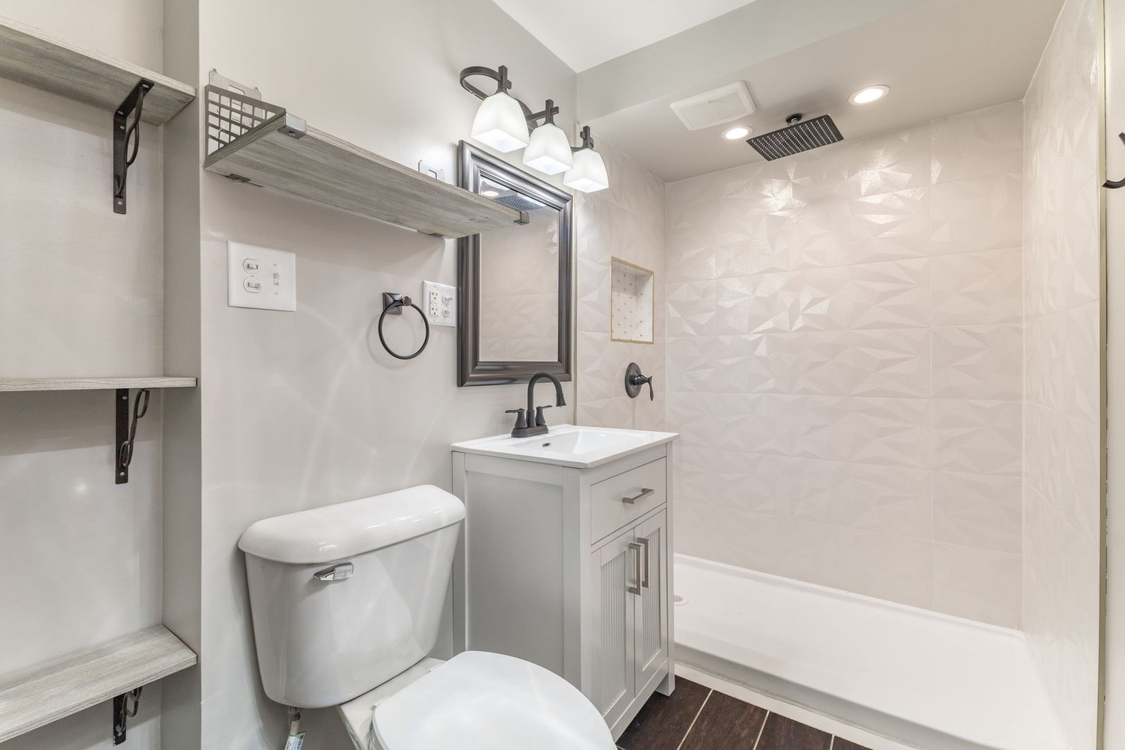 10505 S Avenue F, Chicago, IL 60617