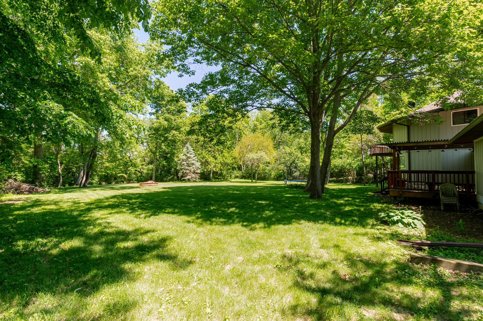 19866 Lakewood Drive, Bloomington, IL 61705