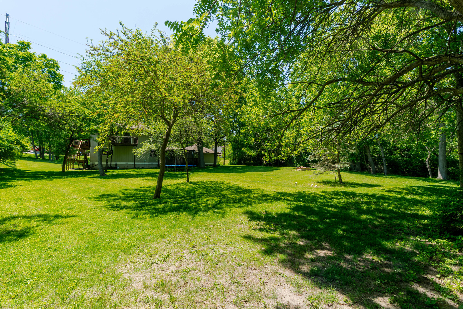 19866 Lakewood Drive, Bloomington, IL 61705