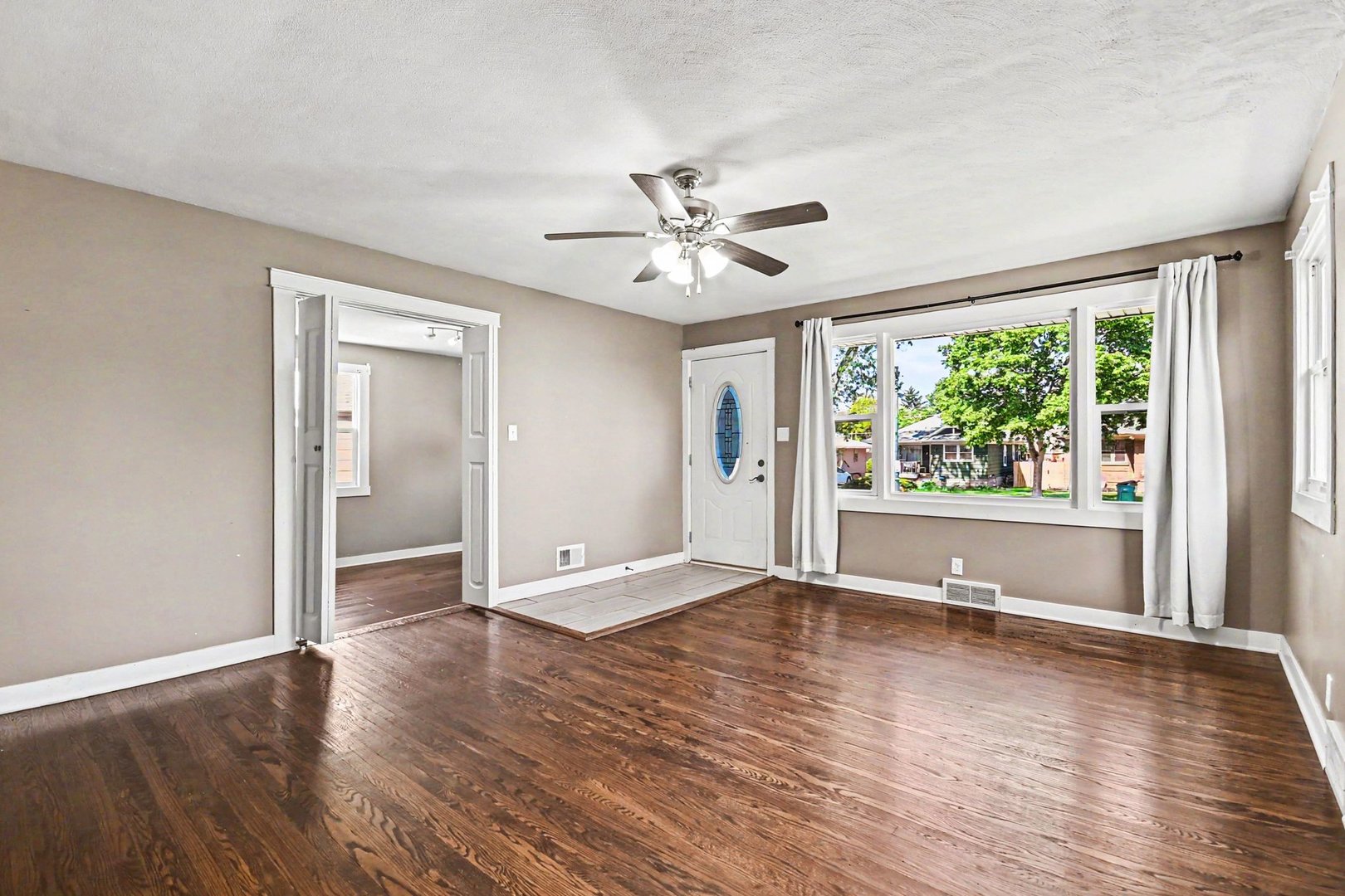 1226 N Raynor Avenue, Joliet, IL 60435