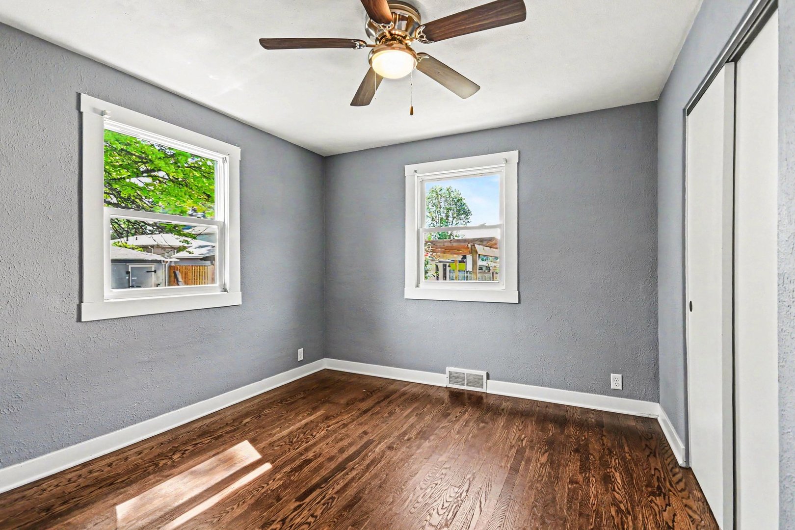 1226 N Raynor Avenue, Joliet, IL 60435