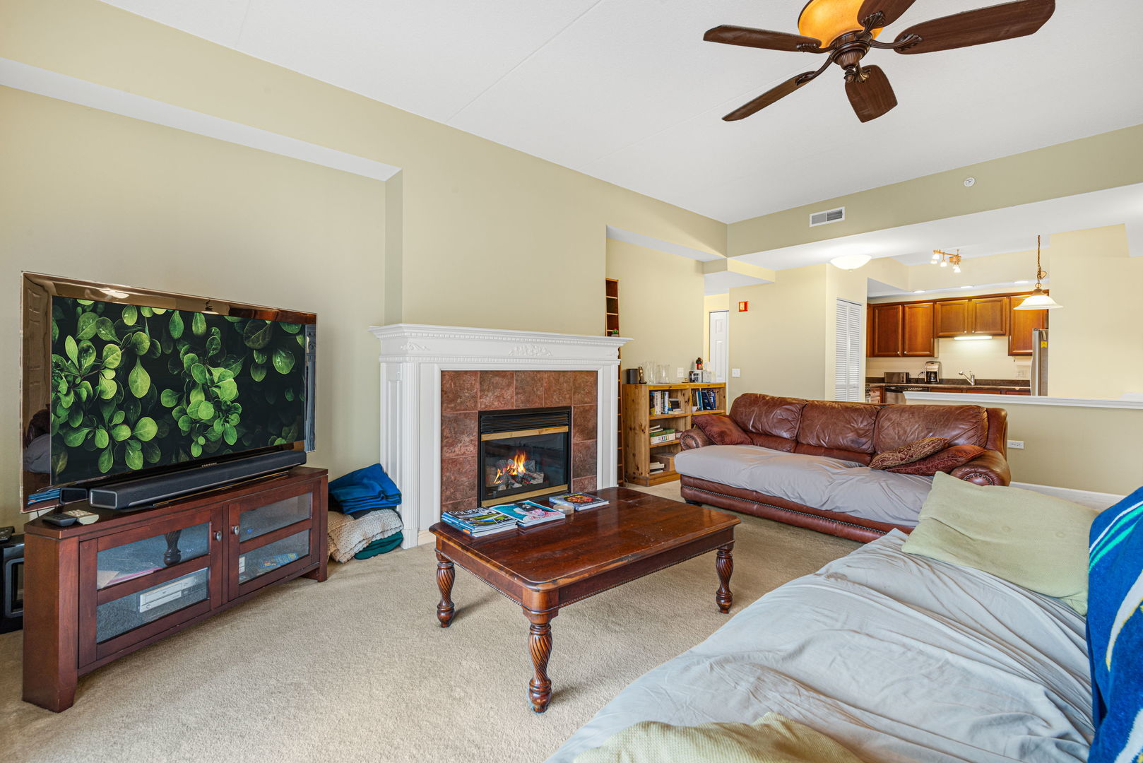 400 McDaniels Circle #405, Clarendon Hills, IL 60514