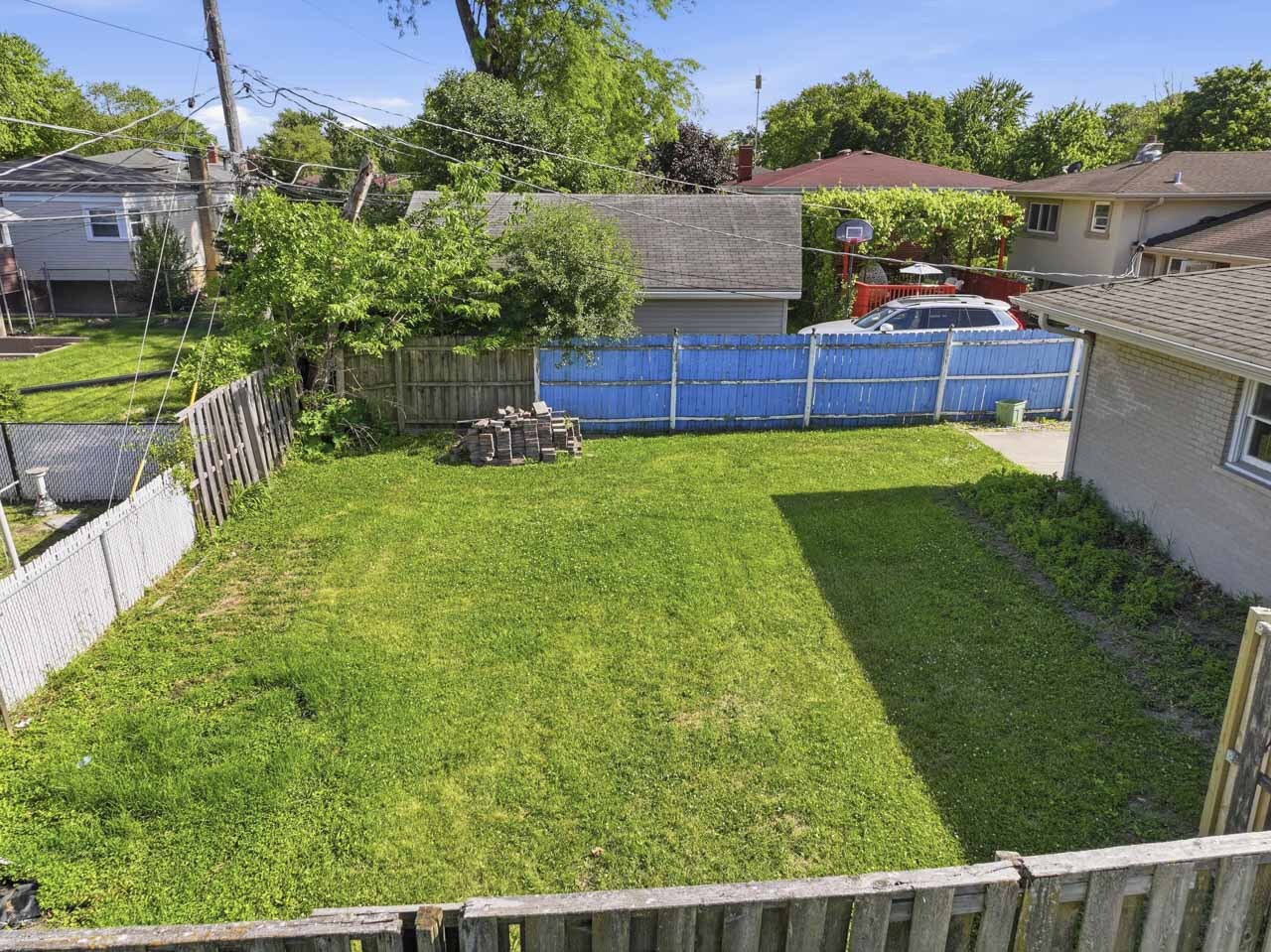 2001 Plainfield Drive, Des Plaines, IL 60018