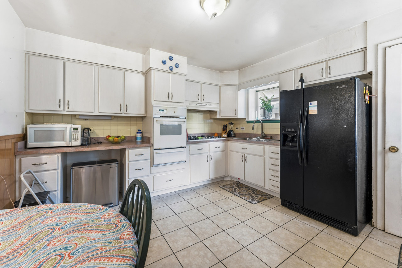 2001 Plainfield Drive, Des Plaines, IL 60018