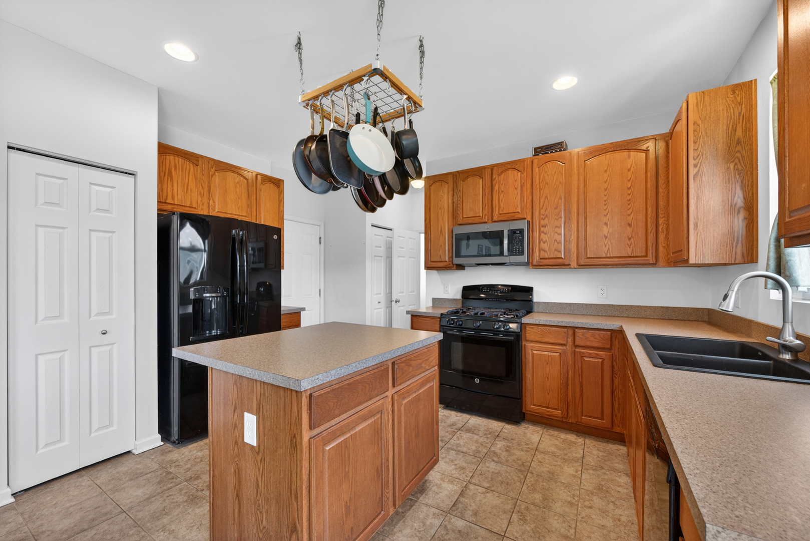 1541 Bristol Drive, Hampshire, IL 60140
