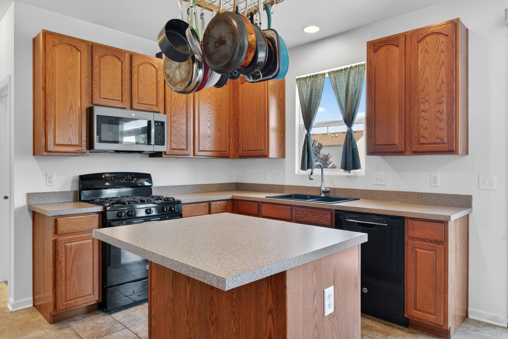 1541 Bristol Drive, Hampshire, IL 60140
