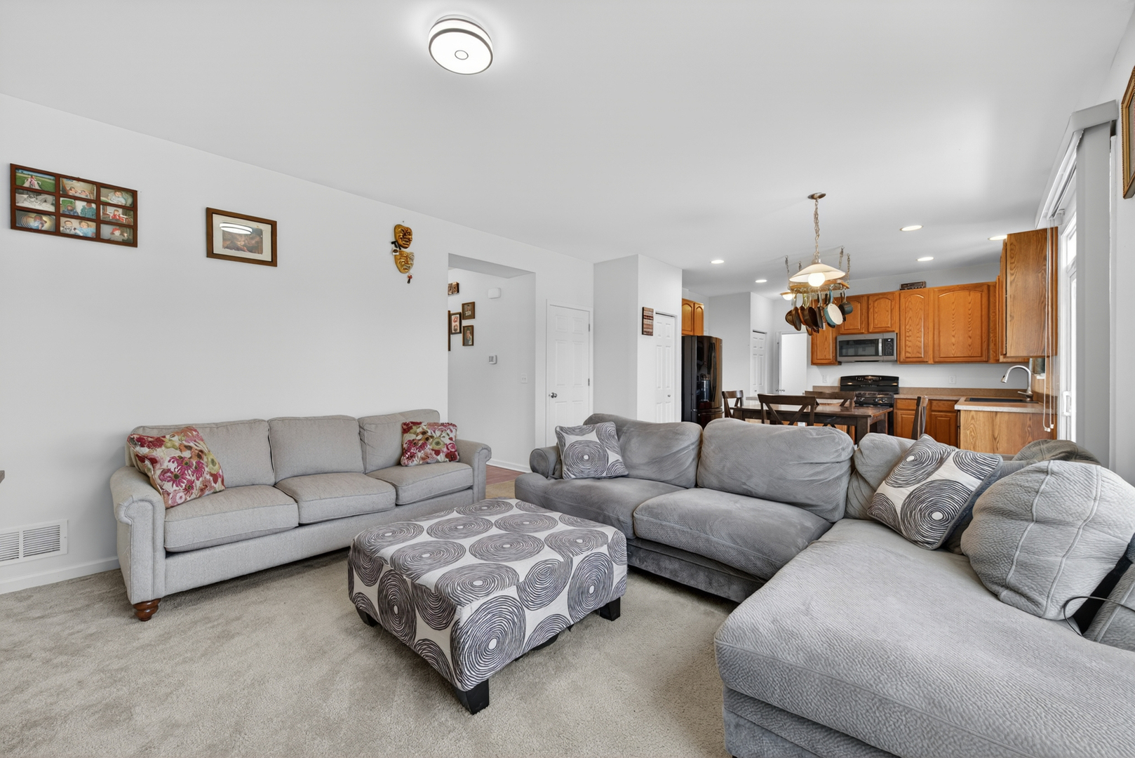 1541 Bristol Drive, Hampshire, IL 60140