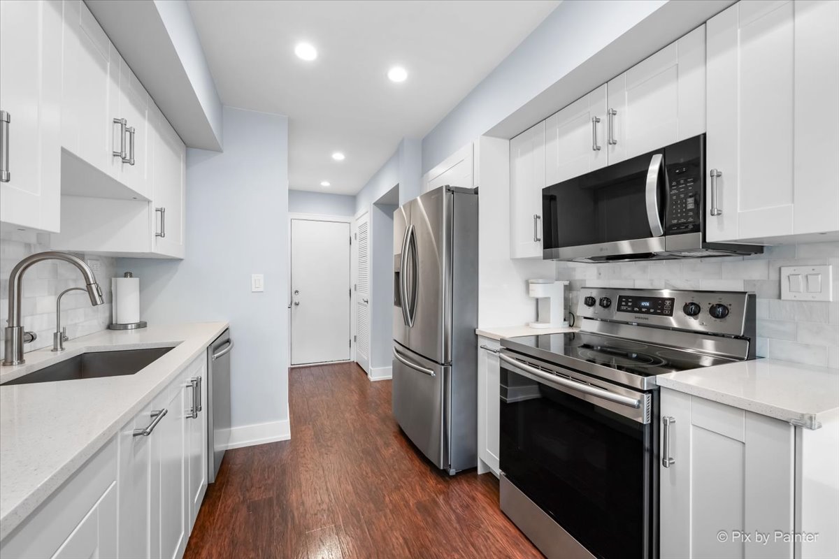 802 Dighton Lane, Schaumburg, IL 60173