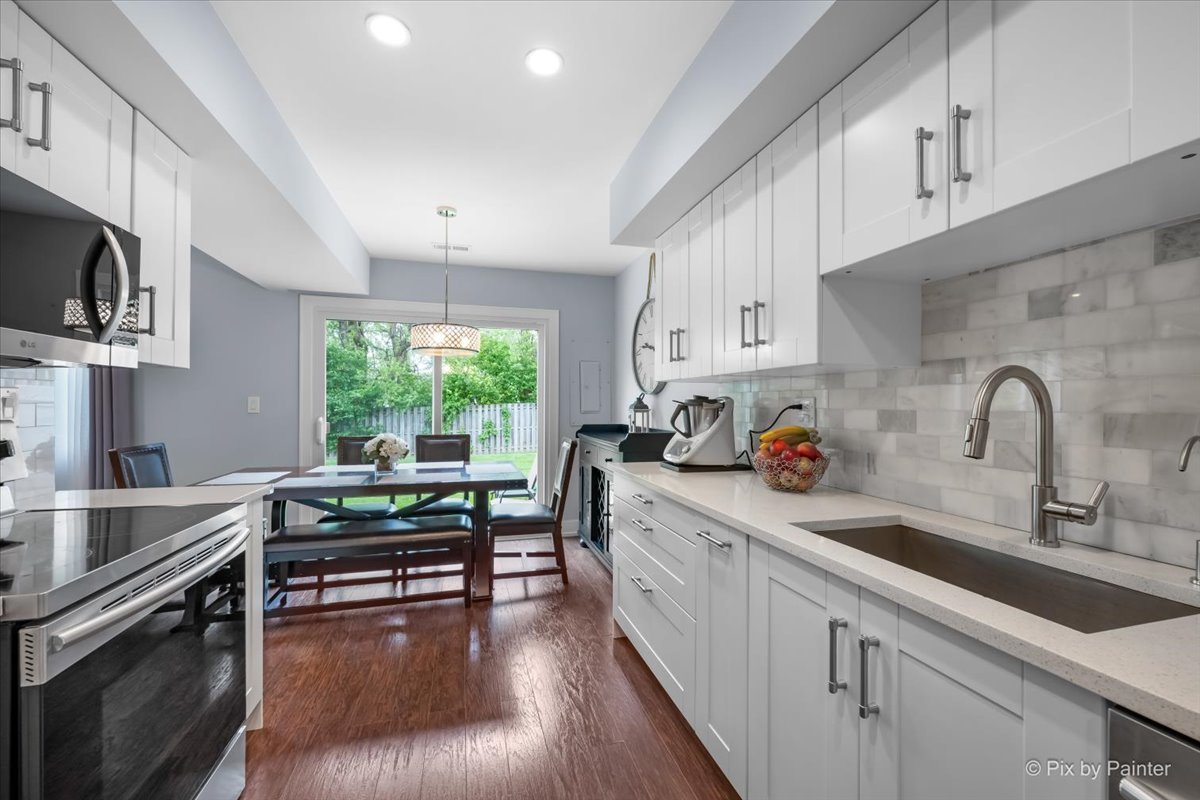 802 Dighton Lane, Schaumburg, IL 60173