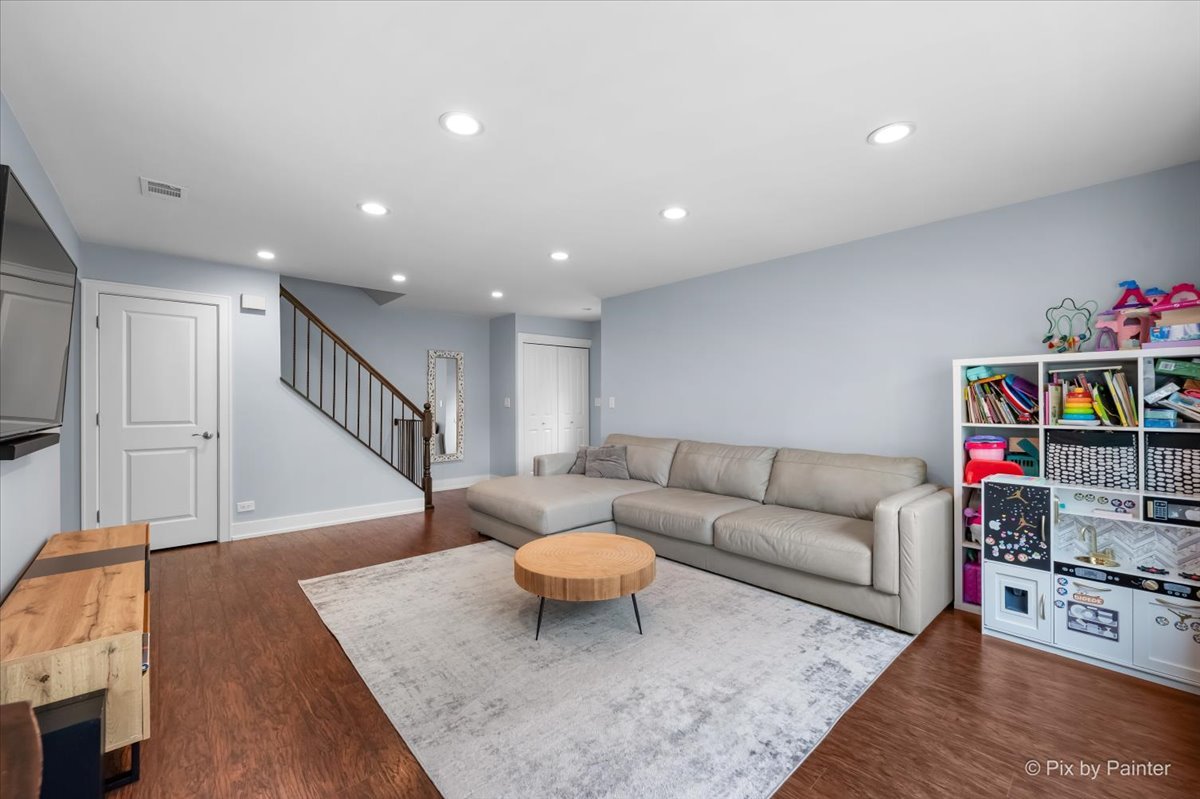 802 Dighton Lane, Schaumburg, IL 60173