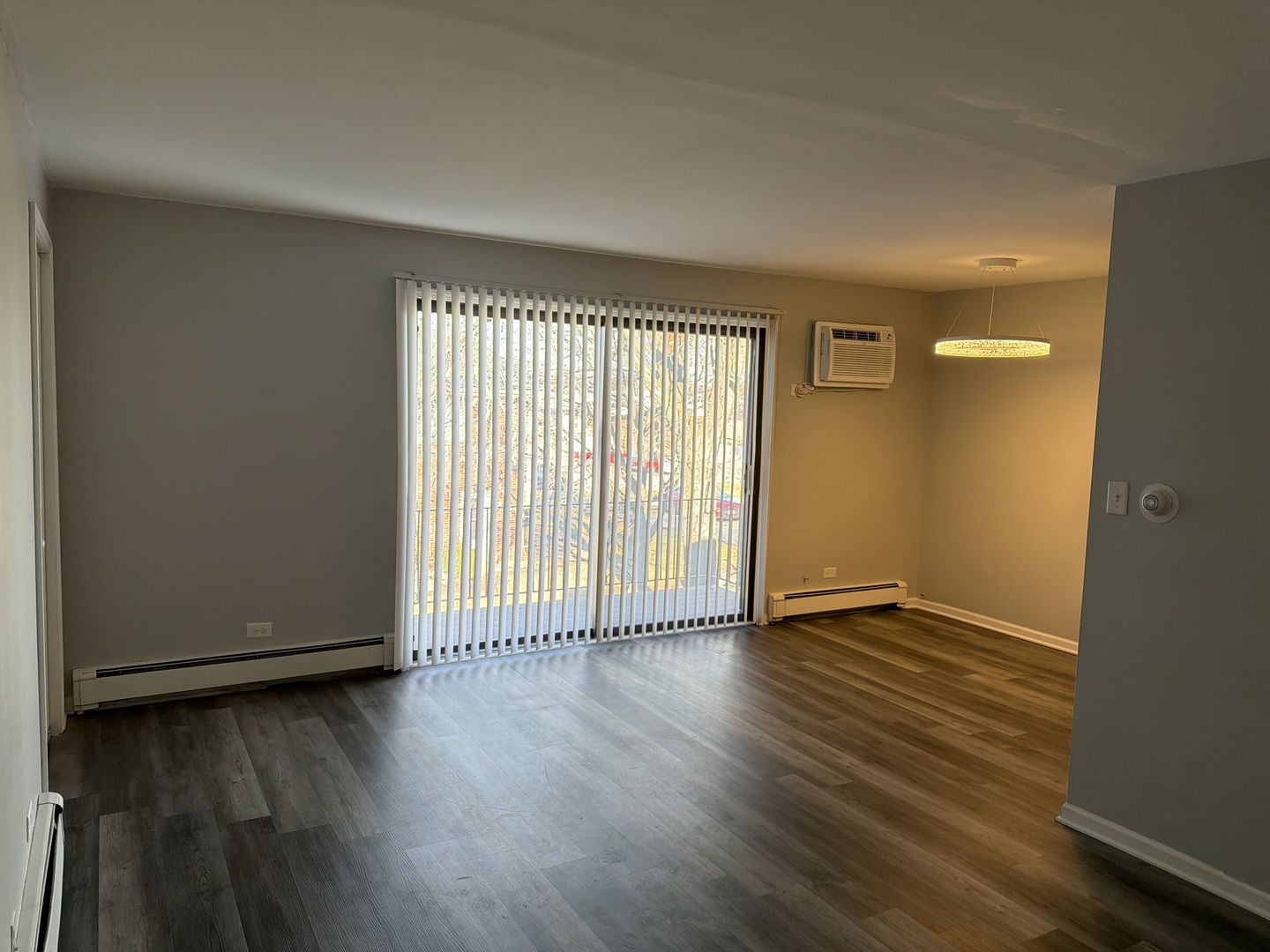 110 W 66th Street #3, Westmont, IL 60559