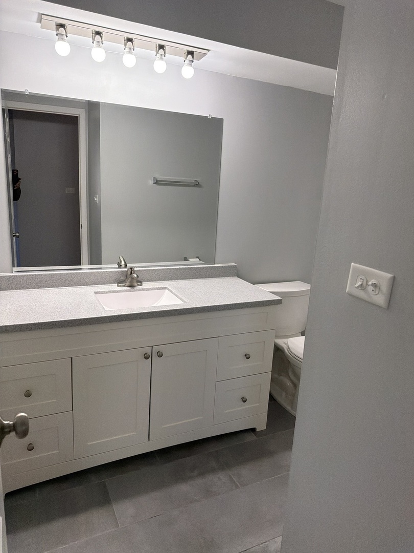 110 W 66th Street #3, Westmont, IL 60559