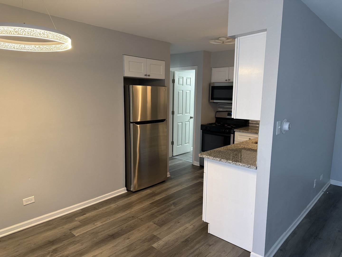 110 W 66th Street #3, Westmont, IL 60559