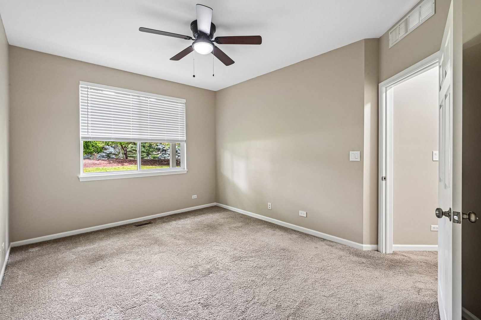 2992 Waters Edge Circle, Aurora, IL 60504