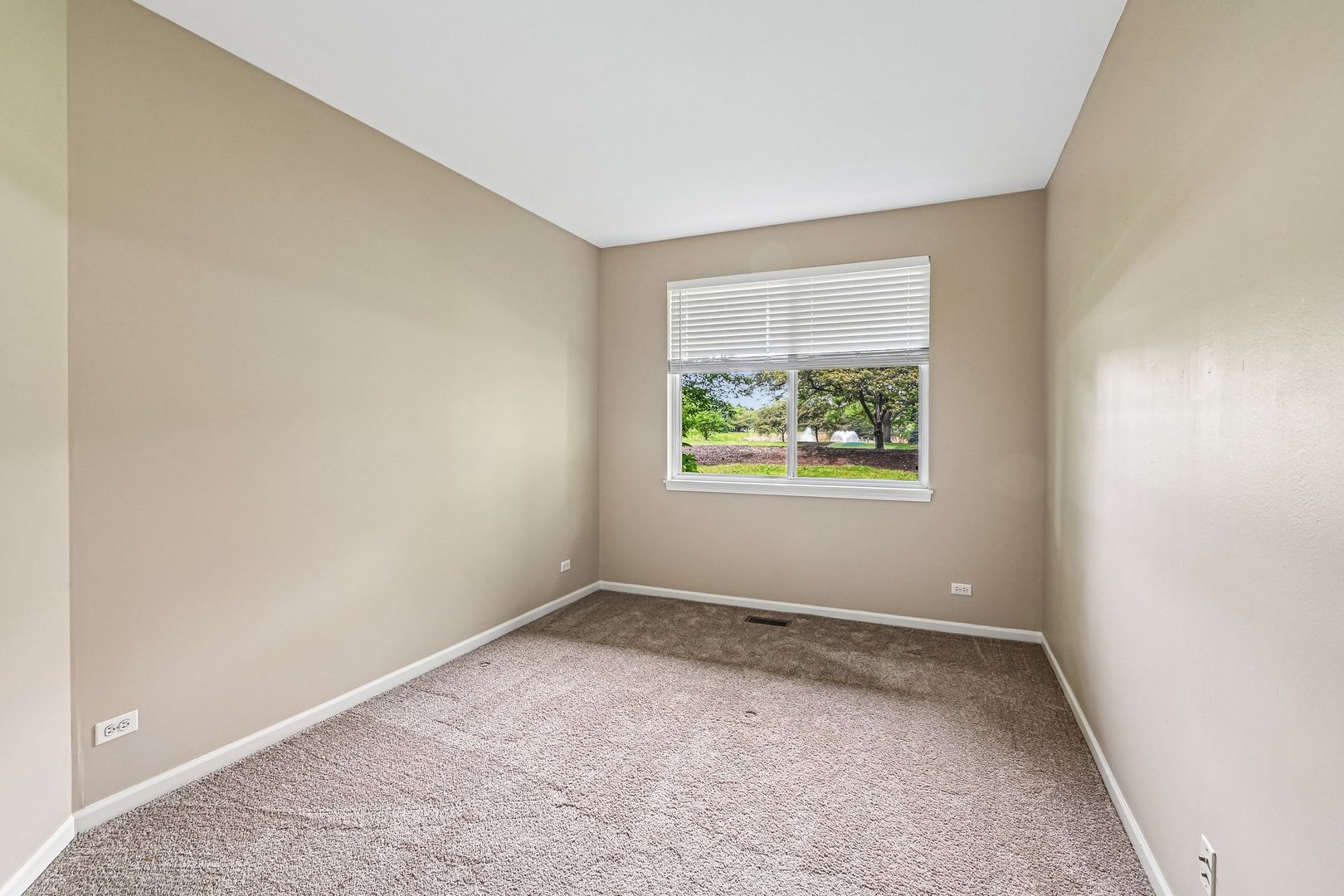 2992 Waters Edge Circle, Aurora, IL 60504