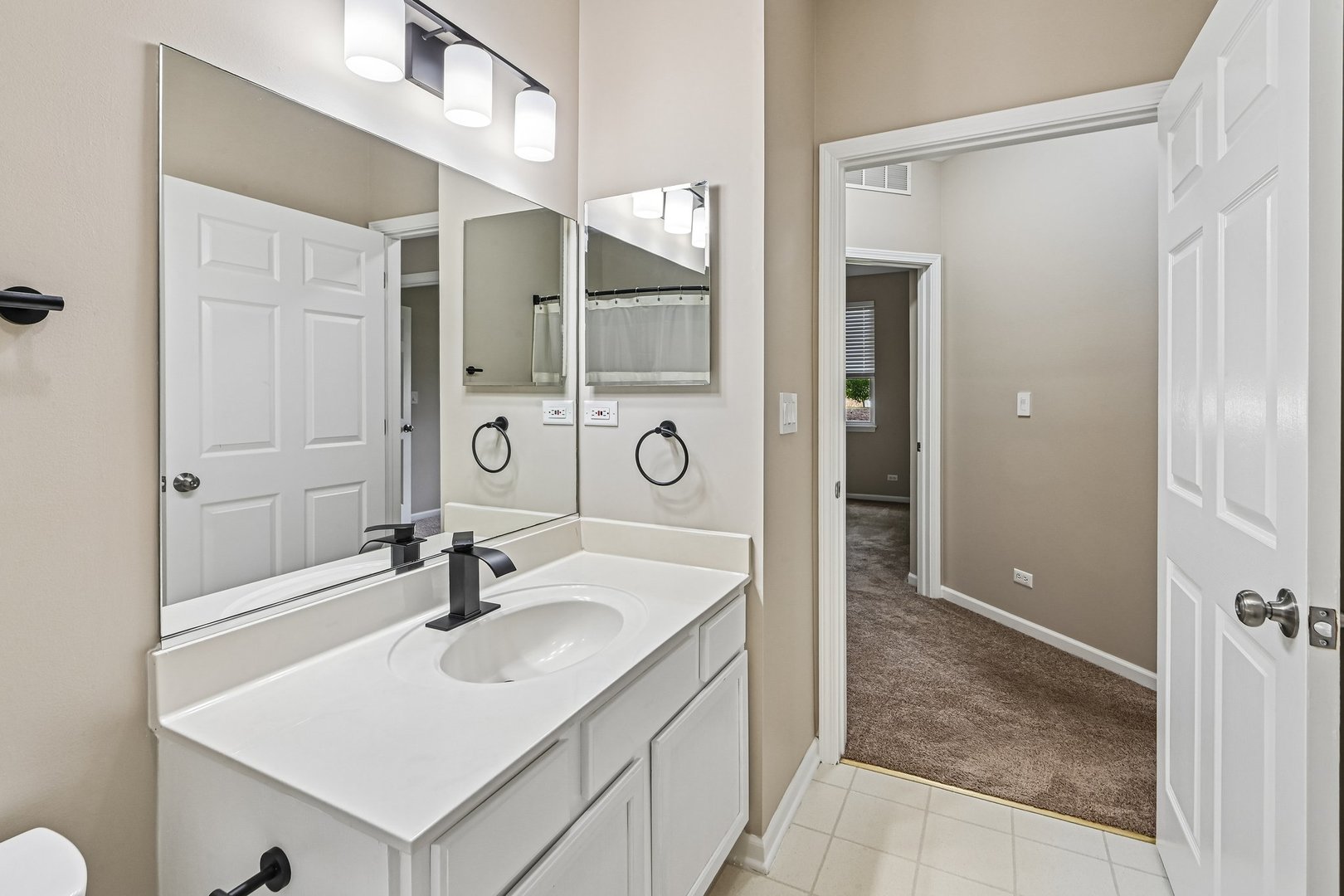 2992 Waters Edge Circle, Aurora, IL 60504