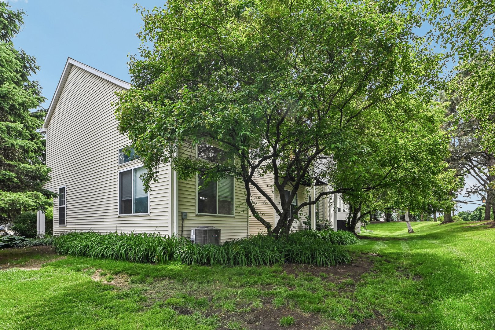 2992 Waters Edge Circle, Aurora, IL 60504