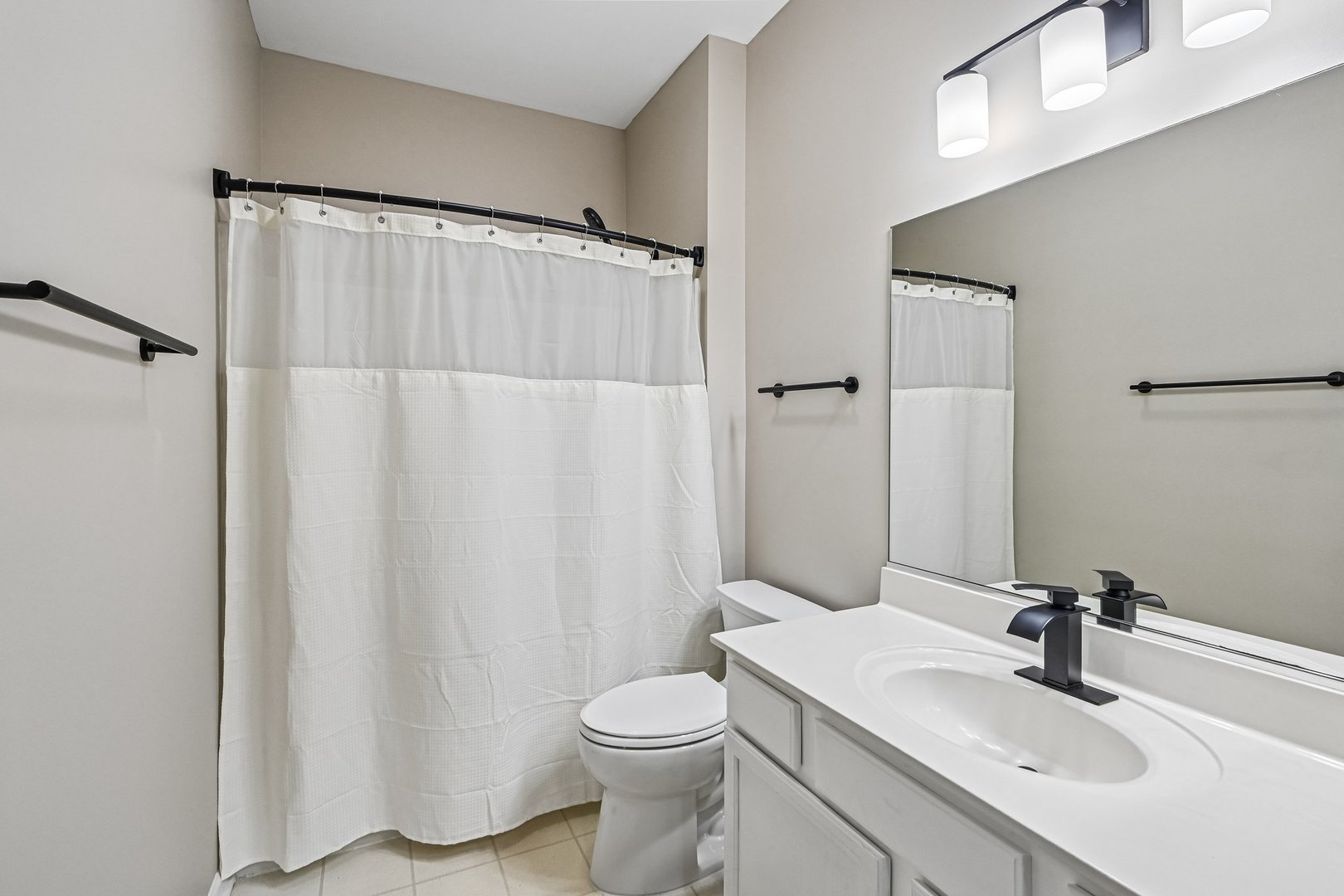 2992 Waters Edge Circle, Aurora, IL 60504