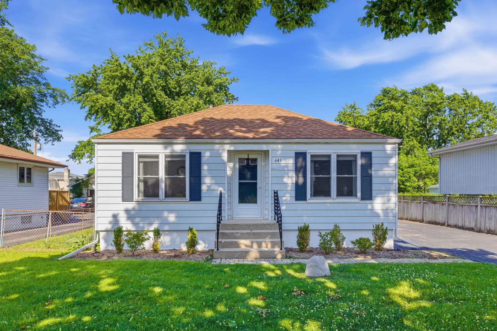 641 N Kenilworth Avenue, Elmhurst, IL 60126