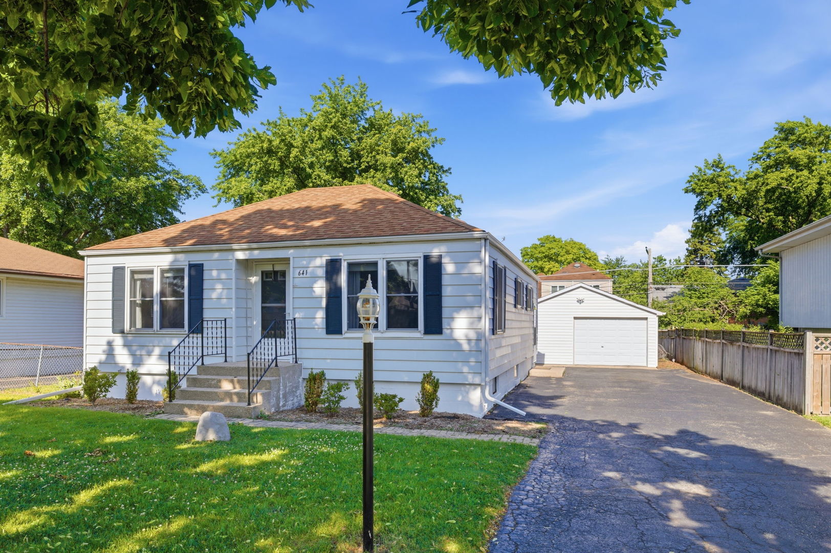 641 N Kenilworth Avenue, Elmhurst, IL 60126